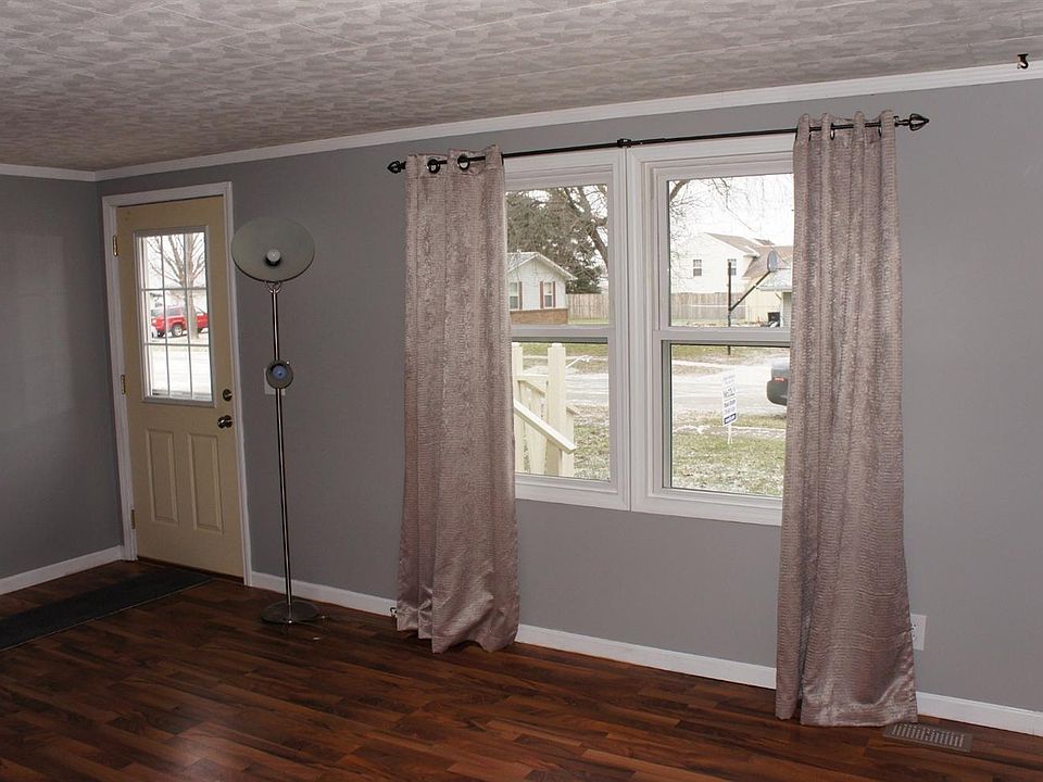2nd image of 701 W Elizabeth St