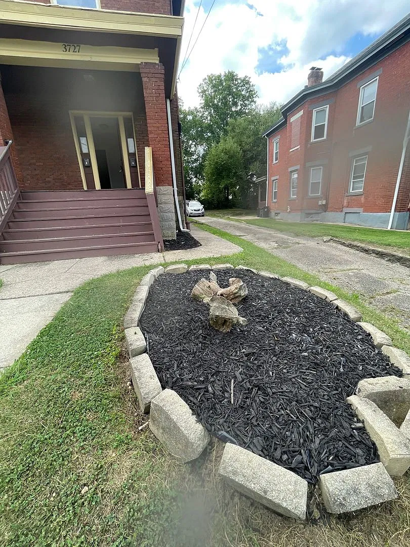 Cheviot - Spacious 3 Bed Unit On 2nd & 3 Floors Of 2 Family. — Photo 2