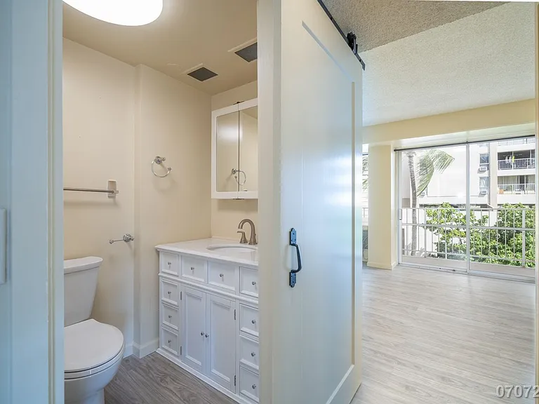 419 Keoniana St #501 — Photo 13