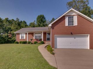 319 Cottonwood Ct, Clarksville, TN 37040
