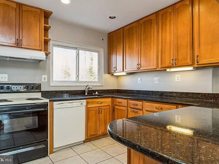 5424 Ferndale St — Photo 15