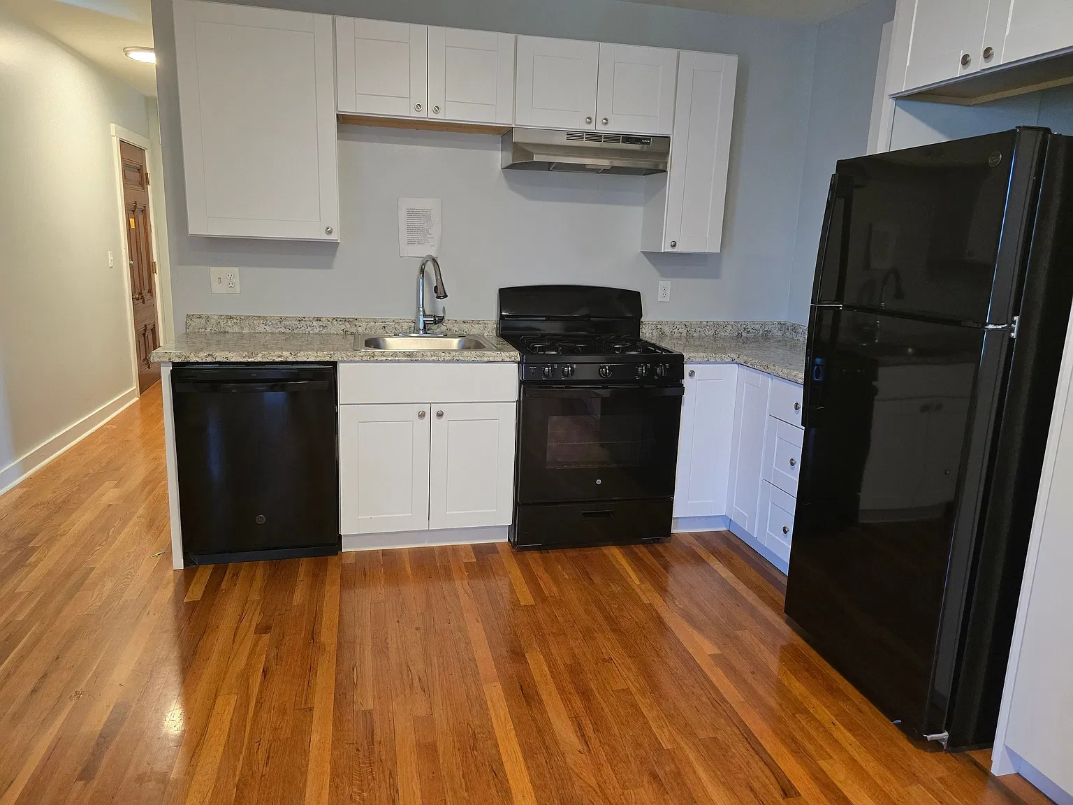 Beautiful apartment in a Victorian in Highland! — Photo 3