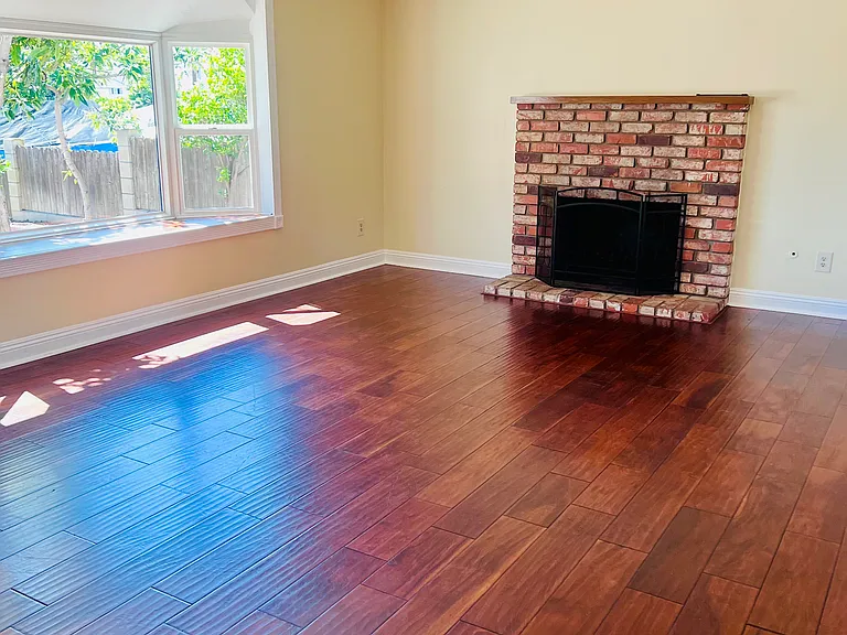Living room with Fireplace