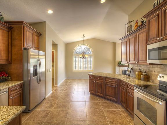 5th image of 37921 S Samaniego Dr