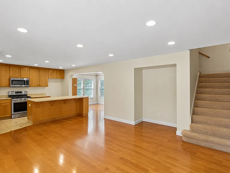 4265 Voltaire St — Photo 4