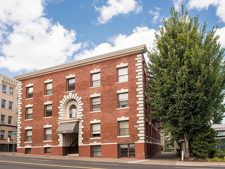 Bel Aire Apartments — Photo 1