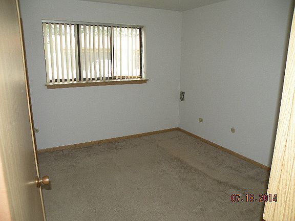 5th image of 1903 Country Dr APT 104