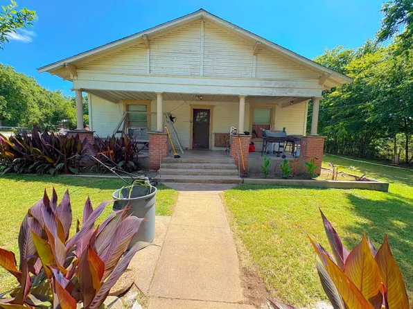 518 E 5th St, Blum, TX 76627