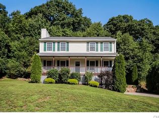 38 Basking Brook Ln, Shelton, CT 06484