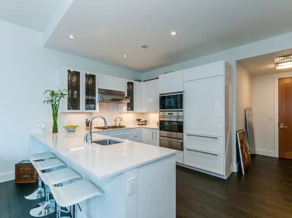 22 Liberty Dr #10I, Boston, MA 02210