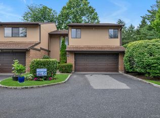 49 Wimbledon Drive, Roslyn, NY 11576