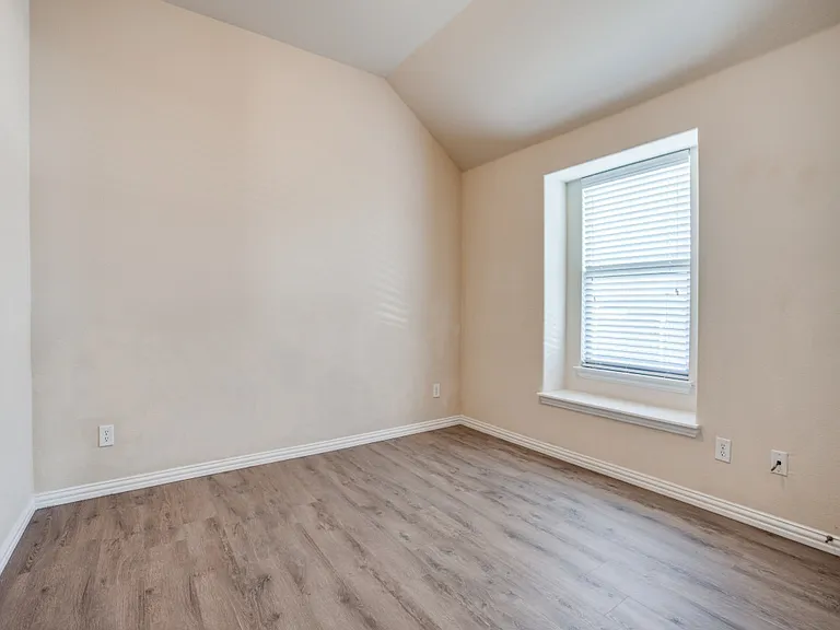 700 Golden Nugget Dr — Photo 10