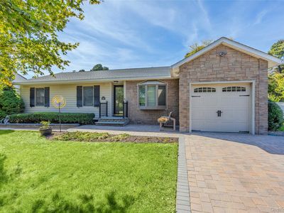 4 Lisa Court, Medford, NY, 11763