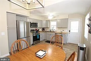 22 Carole Rd — Photo 5