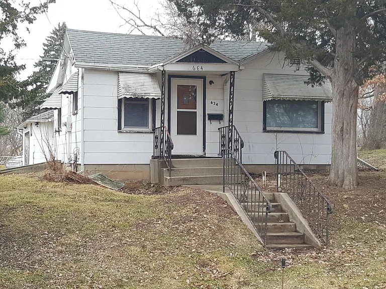 S 16th Ave — Photo 2