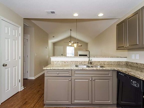 5th image of 337 Goldenrod Dr