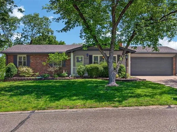 1122 King Carey Dr, Saint Louis, MO 63146