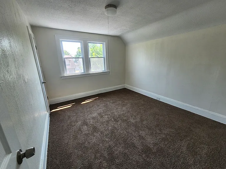 12905 Watterson Ave — Photo 10