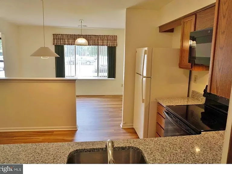 206 S Snowdon Ct — Photo 7