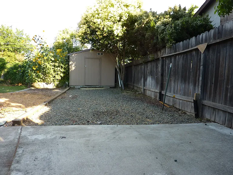 7541 Bierston St — Photo 3