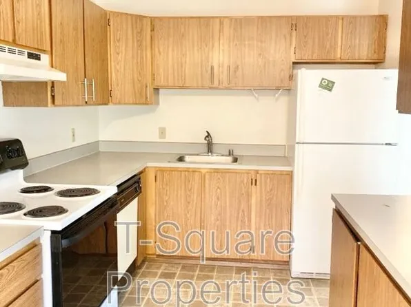 9719 Holly Dr APT 205, Everett, WA 98204