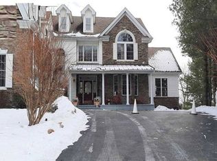 55 Overlook Rdg, Oakland, NJ 07436