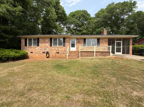 224 Emory Dr, Hartwell, GA 30643