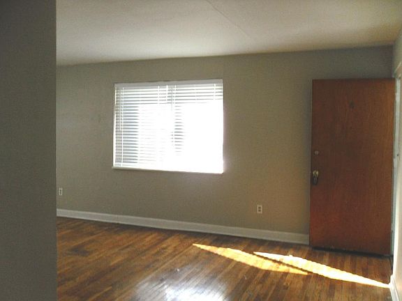 4th image of 488 Mertland Ave APT 4