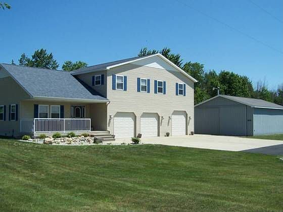 2nd image of 15460 Doyle Rd