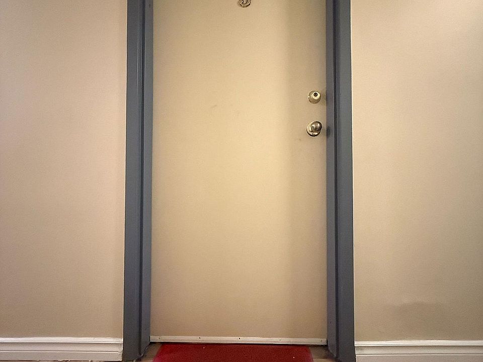 1st image of 2881 Lawrence Ave E #3