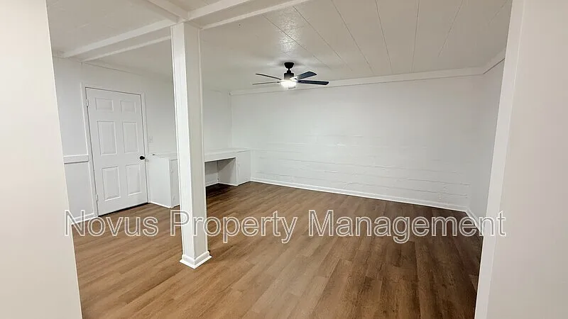 2 bed, 1.0 bath, $1,075 — Photo 4