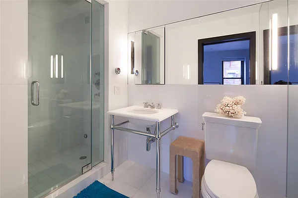 Rented by Douglas Elliman | media 17