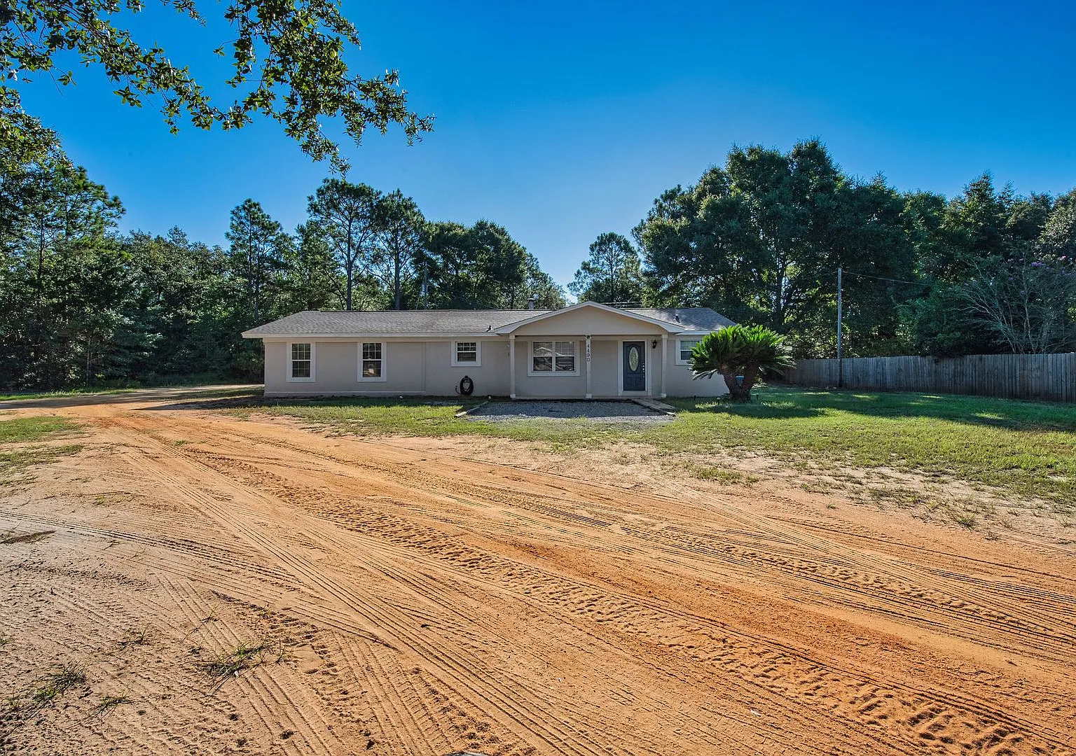You'll Love the Space! 3-Bedroom Navarre Home with Covered Patio — Photo 3
