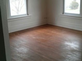 220 1/2 Hammond Ave, Waterloo, IA 50702