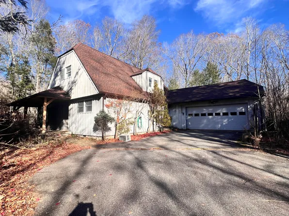 21 Woodland Dr, Salem, CT 06420