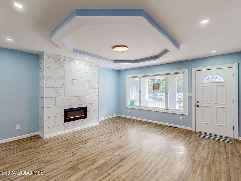 3rd image of 1747 Oneida Street