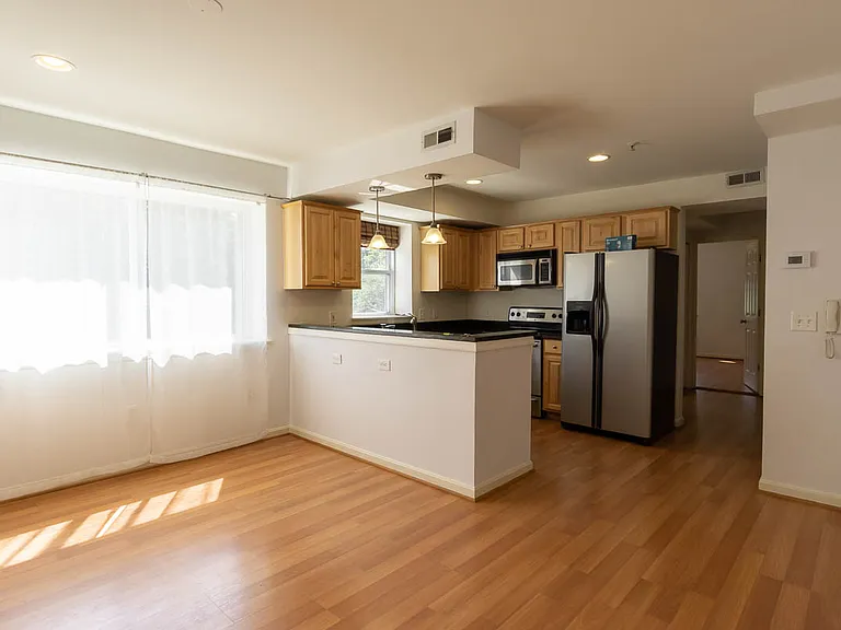 1310 Congress St SE #303 — Photo 1