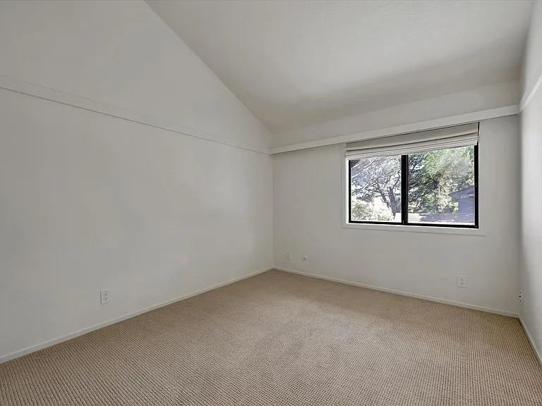 4 W Harbor Dr — Photo 22