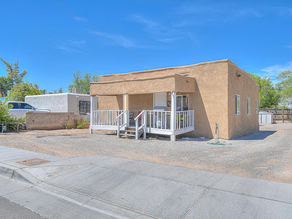 1st image of 421 Mesilla St NE