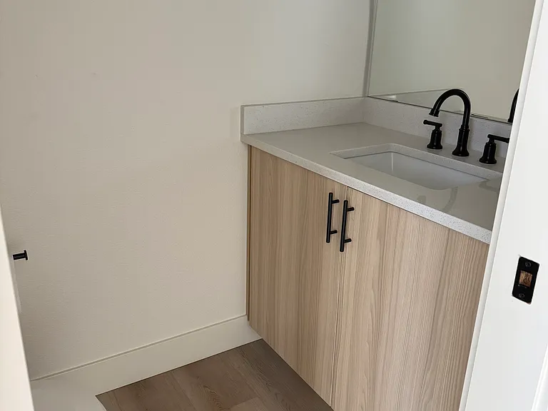3311 NE 42nd Pl #1 — Photo 8