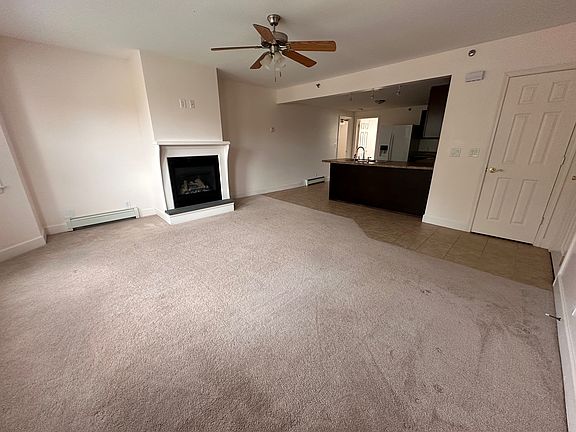 3rd image of 39 Village Cir #10