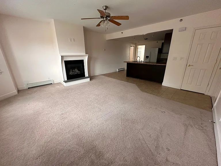 39 Village Cir #10 — Photo 3