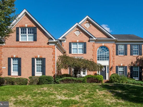 20347 Kiawah Island Dr, Ashburn, VA 20147