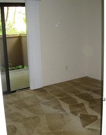 5th image of 12063 Alta Carmel Ct Unit 159