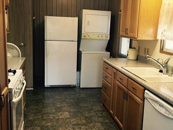 3rd image of 8009 Eucalyptus Ln #150