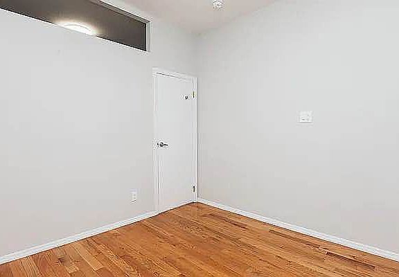 3rd image of 1553 De Kalb Ave #4R