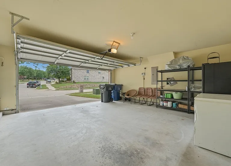 9601 Euclid Dr — Photo 51