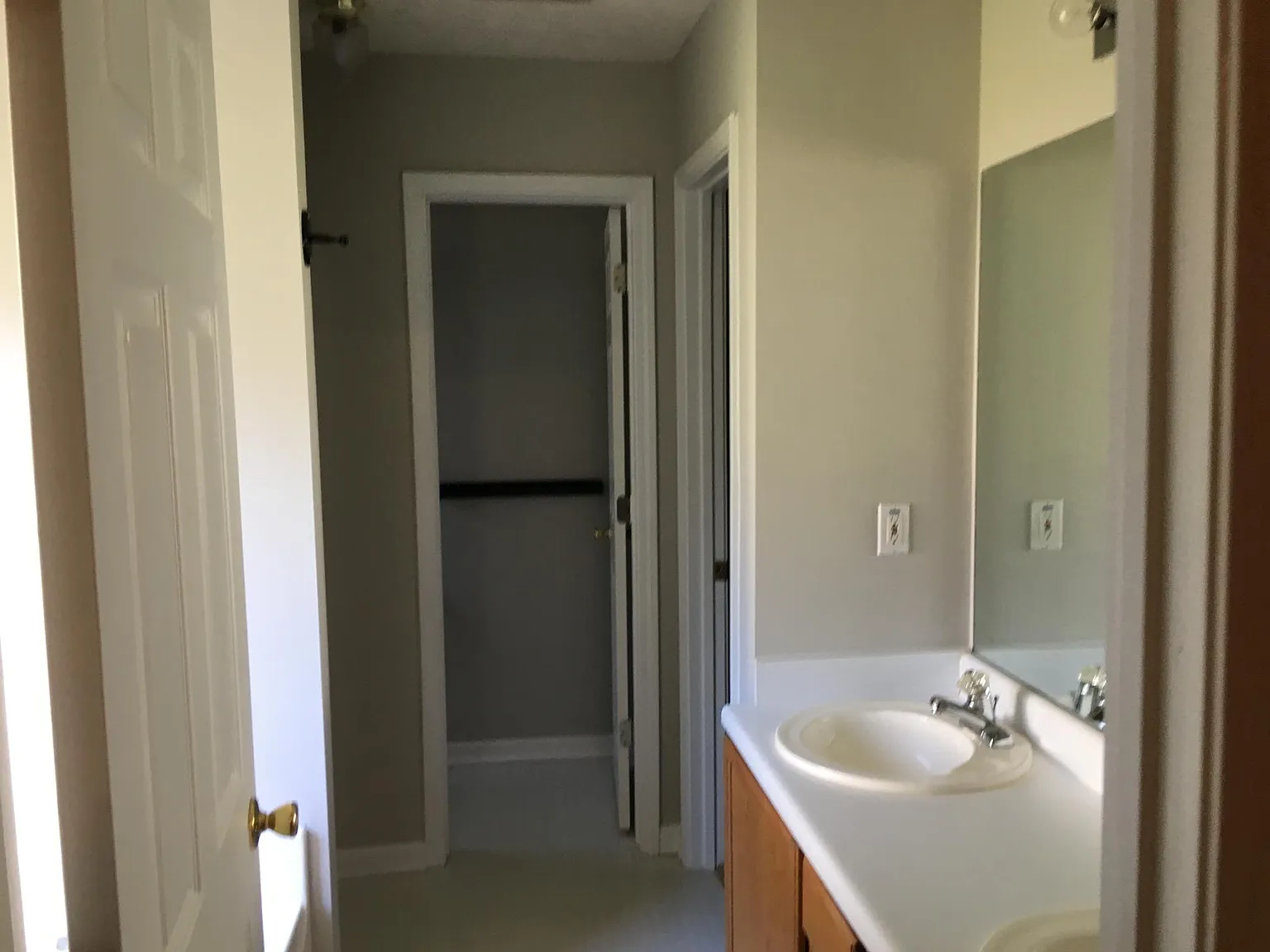 3 bed, 1450 sqft, $2,200 — Photo 2