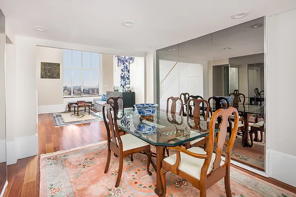 Sold by Tabak Real Estate | media 15