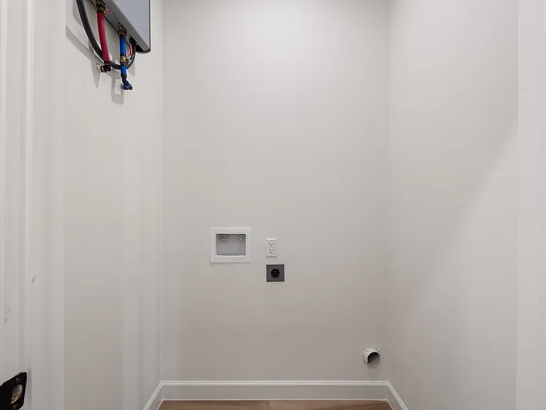 3601 Hidalgo Cir #B — Photo 10